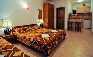 Апартаменты Apartments Samardžić Тиват Номер-студио с террасой (3 взрослых).-4