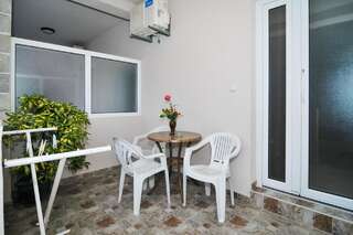 Апартаменты Apartments Samardžić Тиват Номер-студио с террасой (3 взрослых).-9