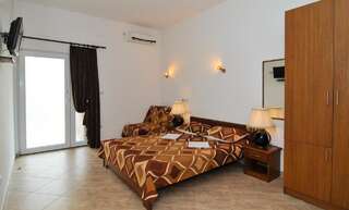 Апартаменты Apartments Samardžić Тиват Номер-студио с террасой (для 2 взрослых)-2