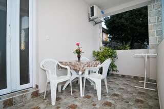 Апартаменты Apartments Samardžić Тиват Номер-студио с террасой (4 взрослых)-33